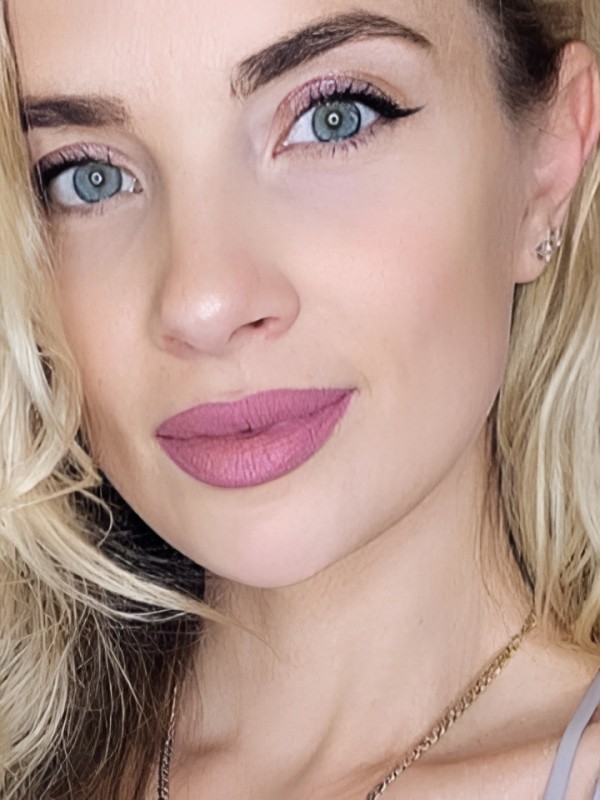 Ефросинья привлекательная девушка из Коврова цена от 2500 руб