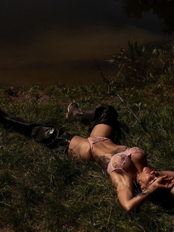 Юля привлекательная девушка из Коврова цена от 8000 руб